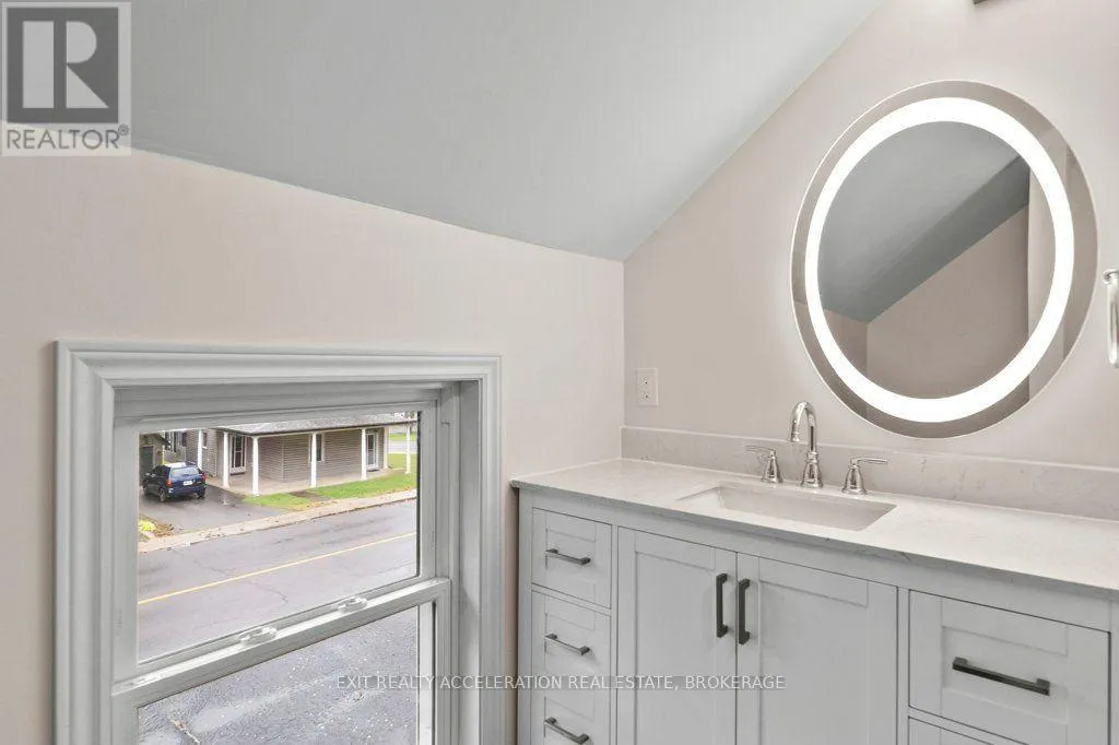 211 BRIDGE STREET W