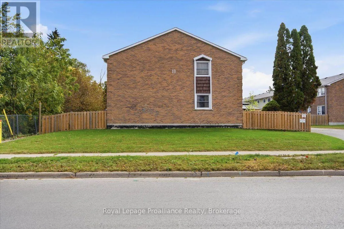 3 - 11 TRACEY PARK DRIVE #3