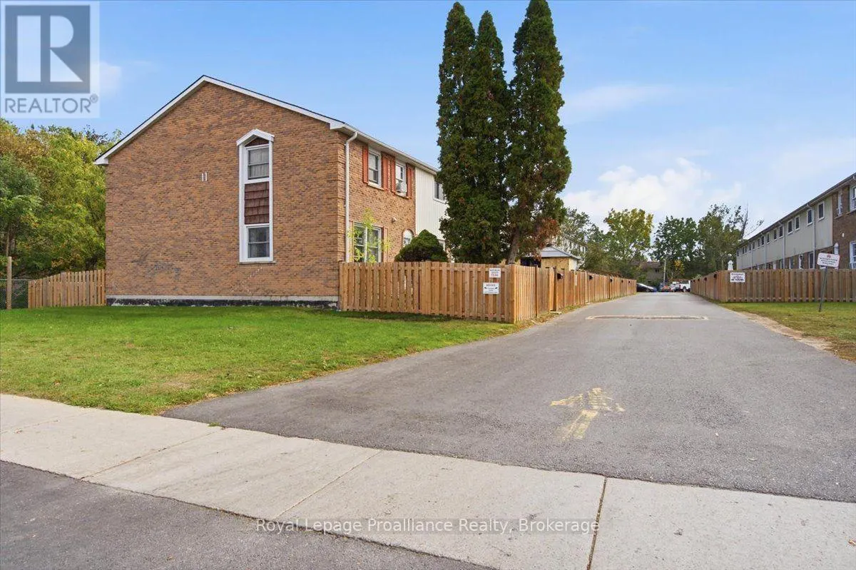 3 - 11 TRACEY PARK DRIVE #3