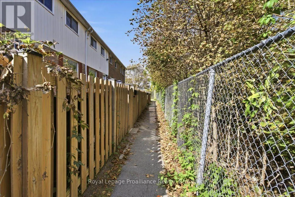 3 - 11 TRACEY PARK DRIVE #3