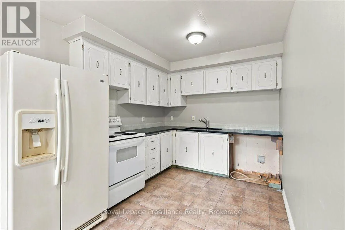3 - 11 TRACEY PARK DRIVE #3