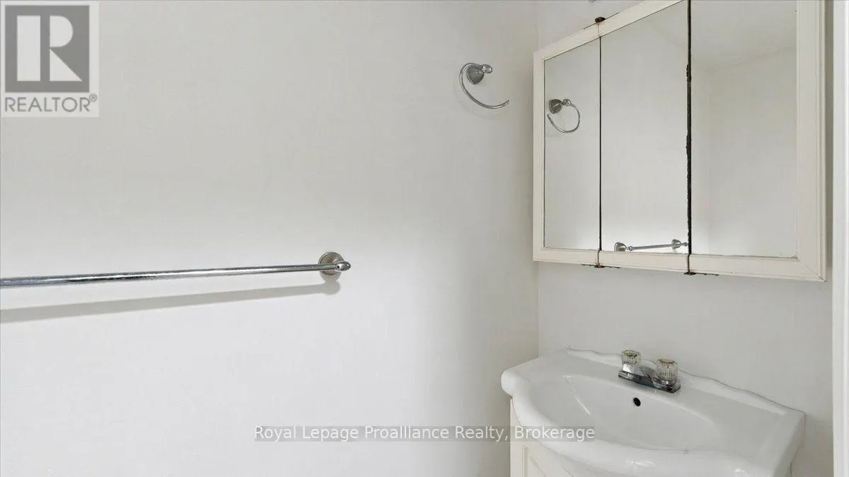 3 - 11 TRACEY PARK DRIVE #3