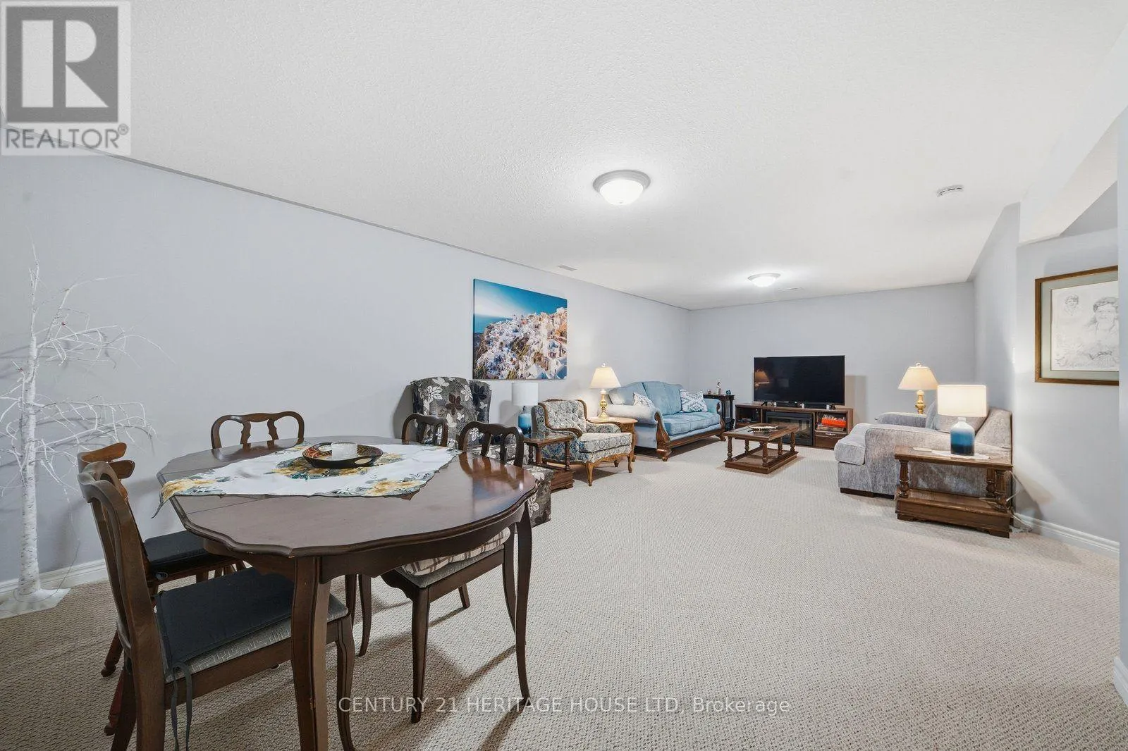 8 - 633 PARK ROAD N