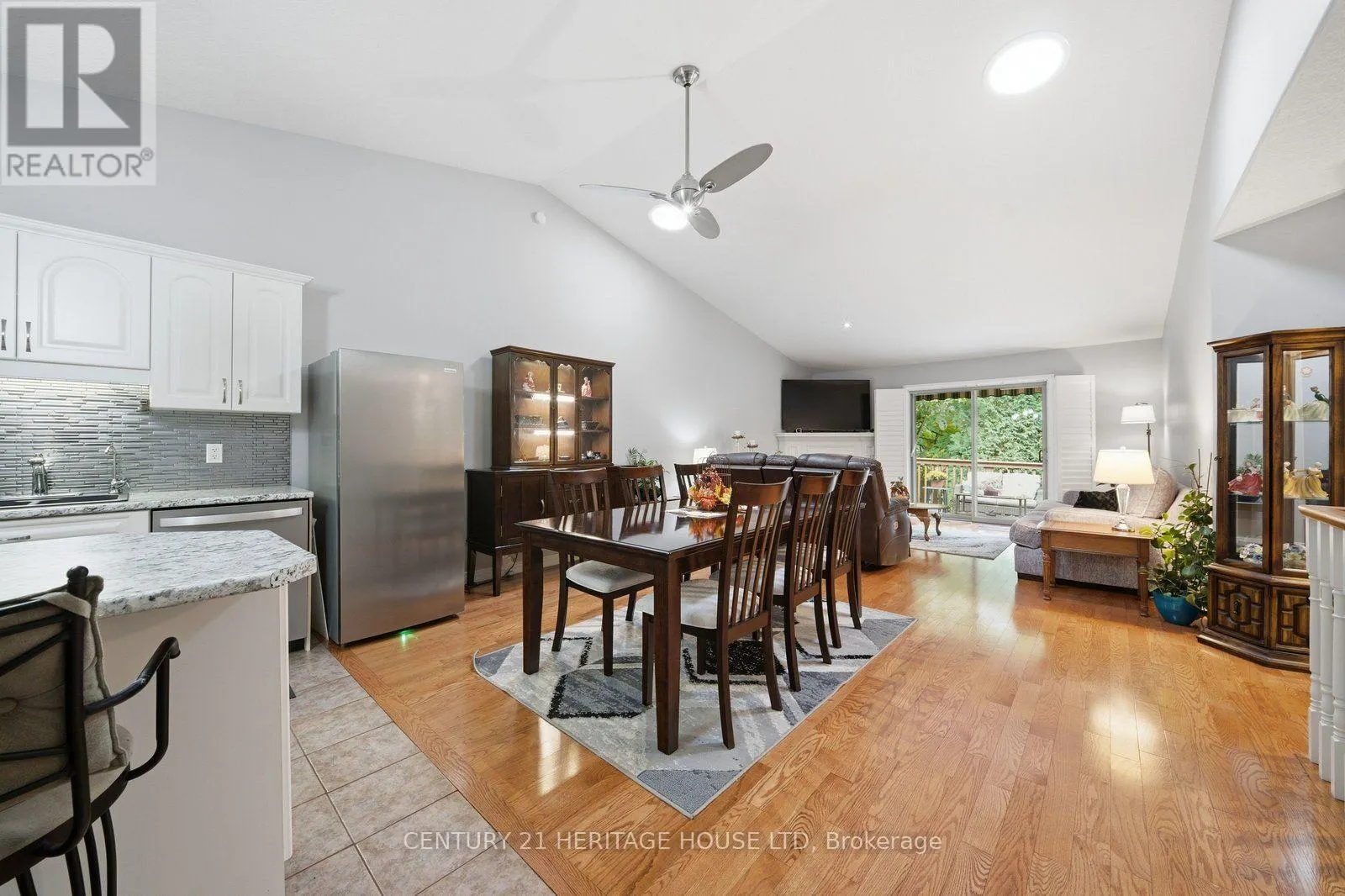 8 - 633 PARK ROAD N