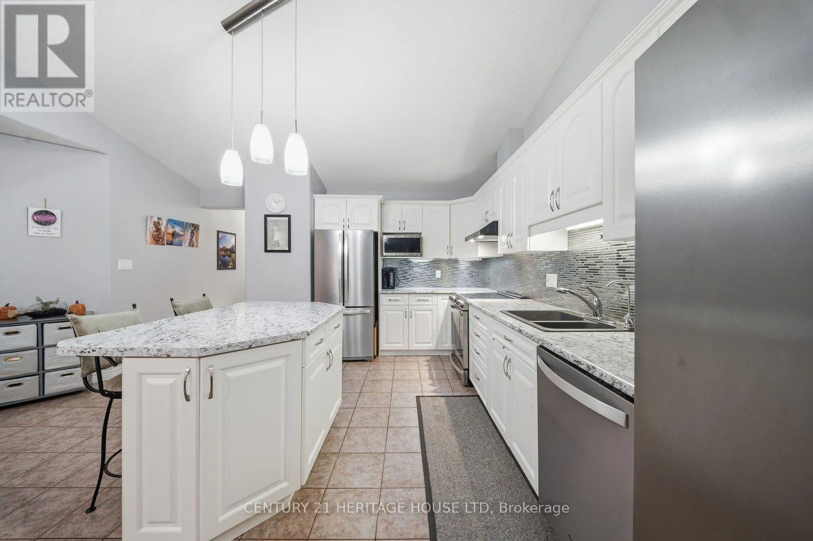 8 - 633 PARK ROAD N