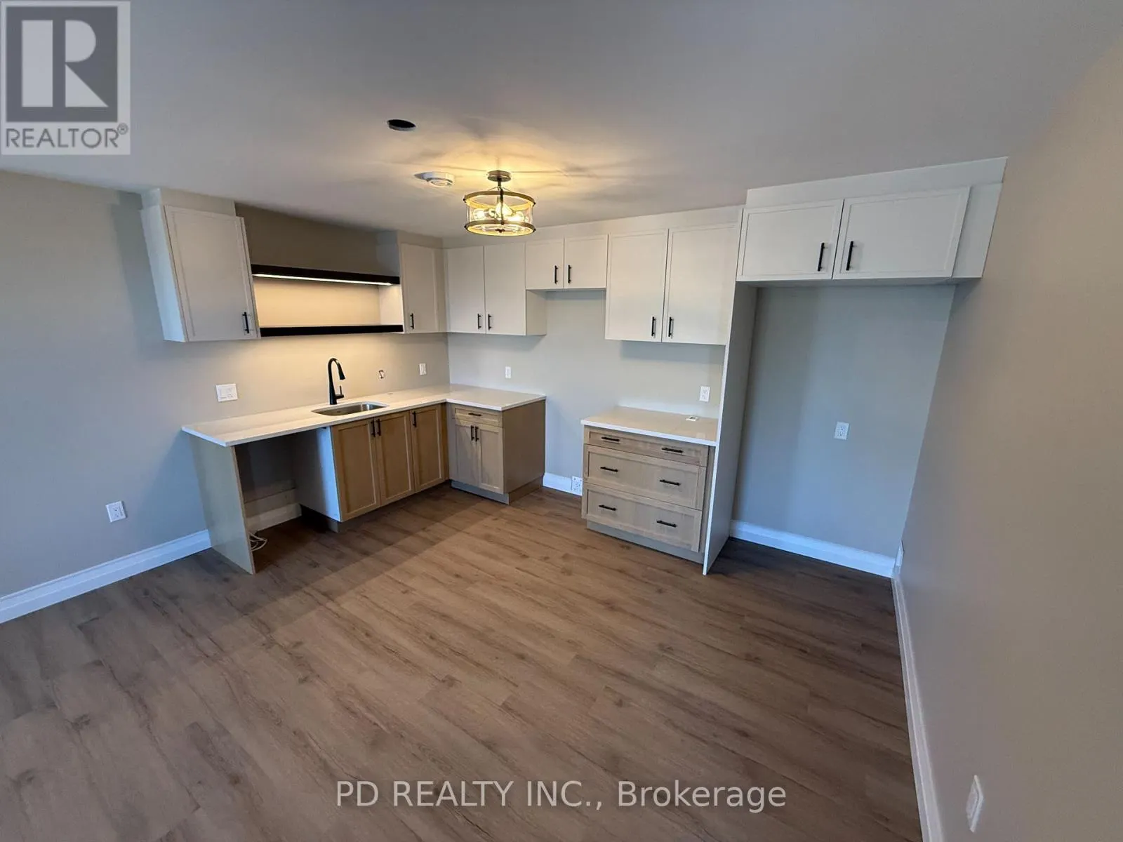 2467 QUEEN MARY STREET