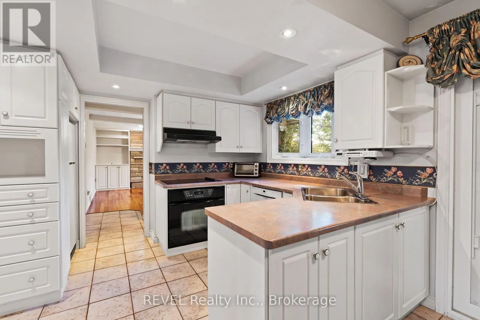 3839 POTTER HEIGHTS