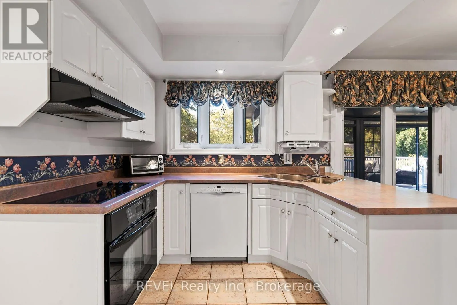 3839 POTTER HEIGHTS