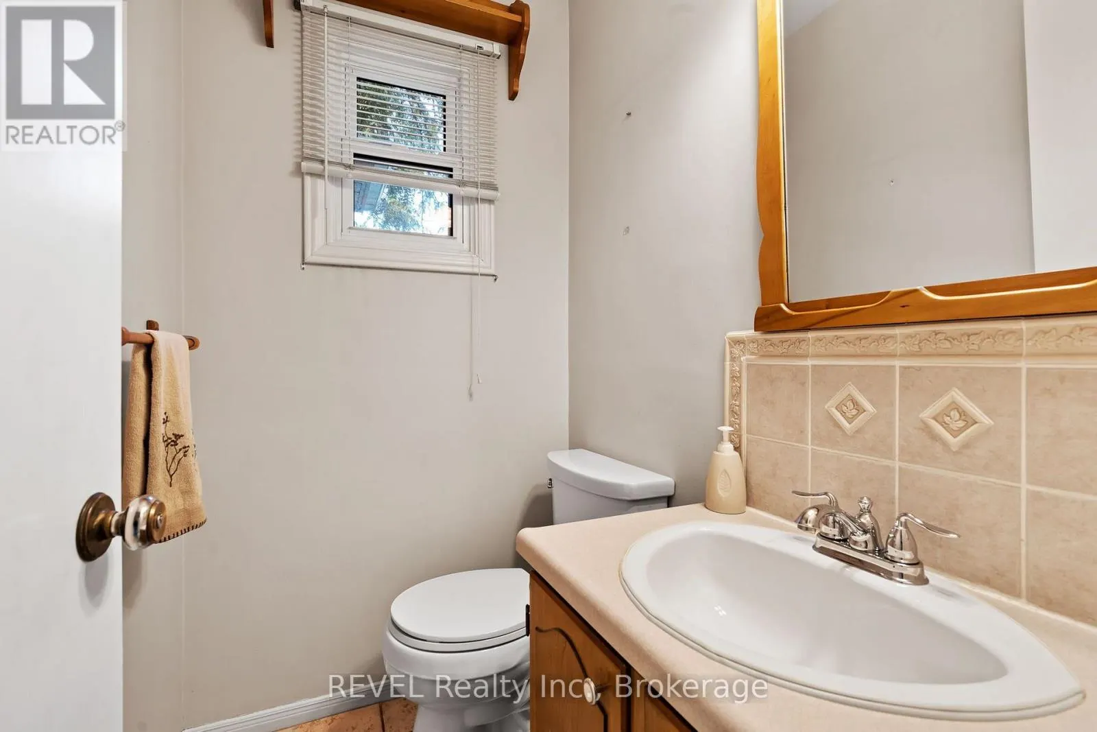 3839 POTTER HEIGHTS