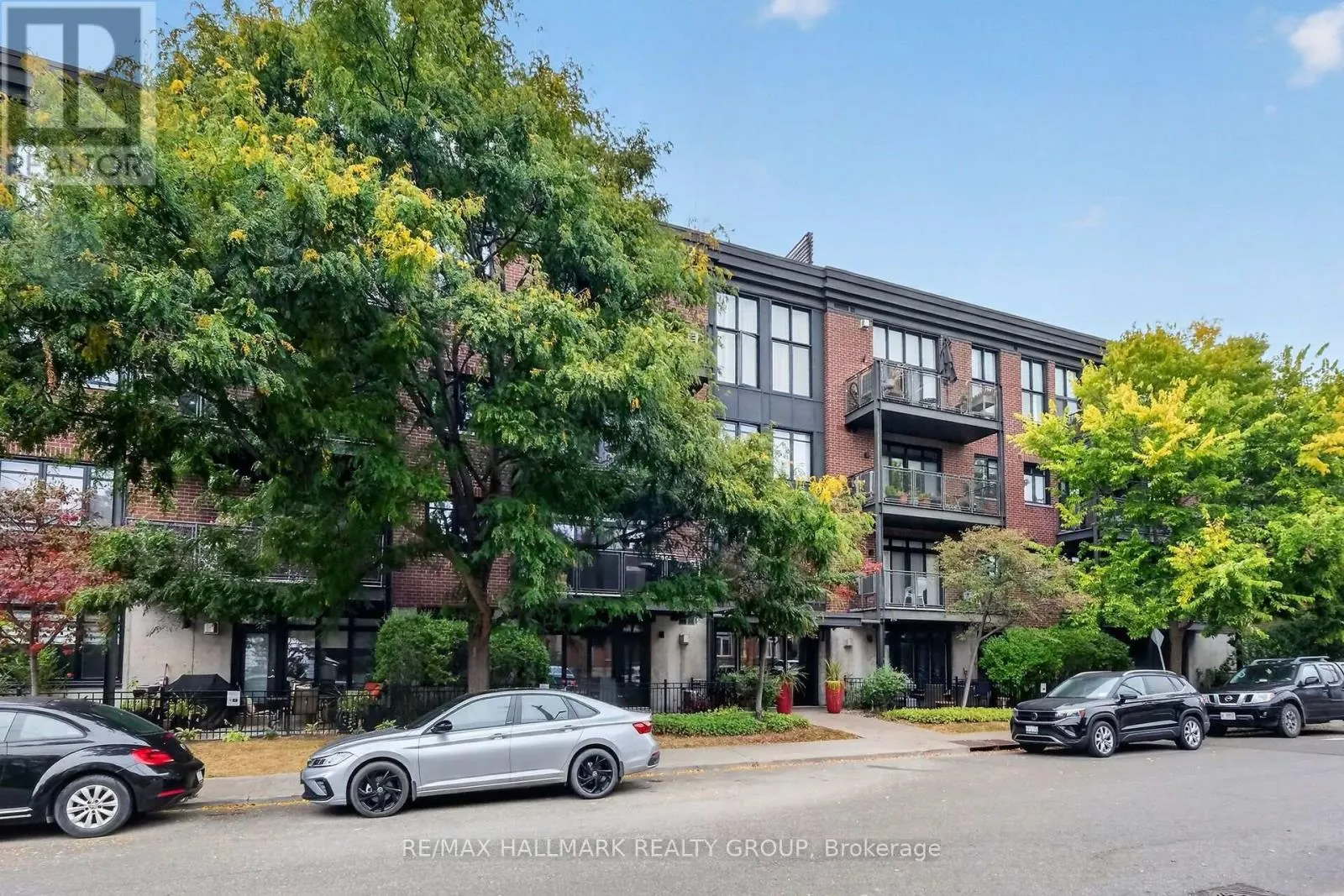210 - 457 MCLEOD STREET