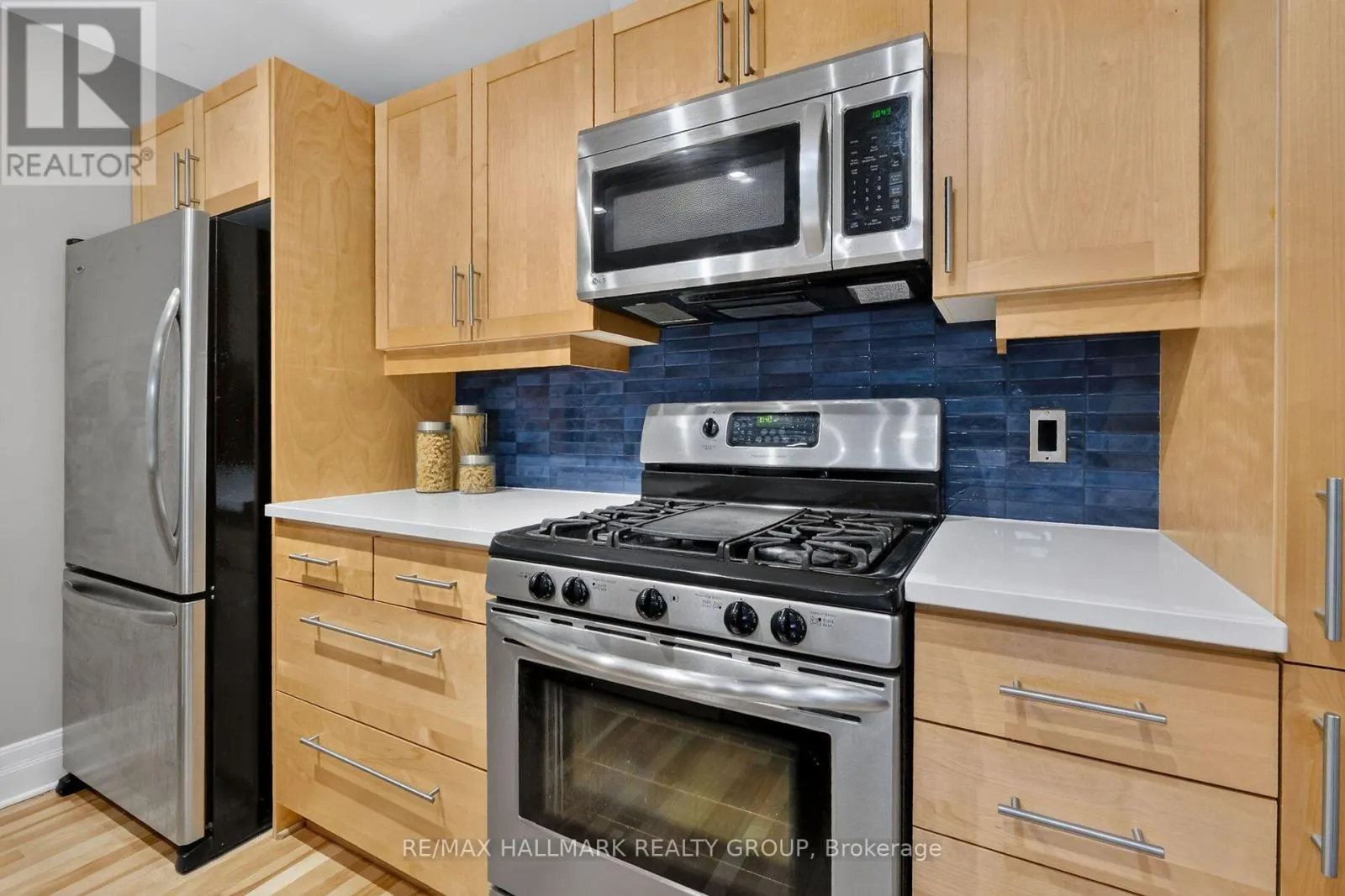 210 - 457 MCLEOD STREET