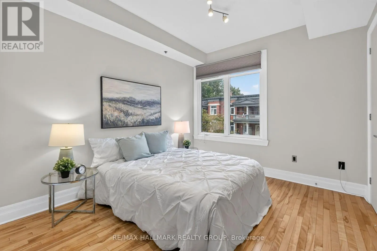 210 - 457 MCLEOD STREET