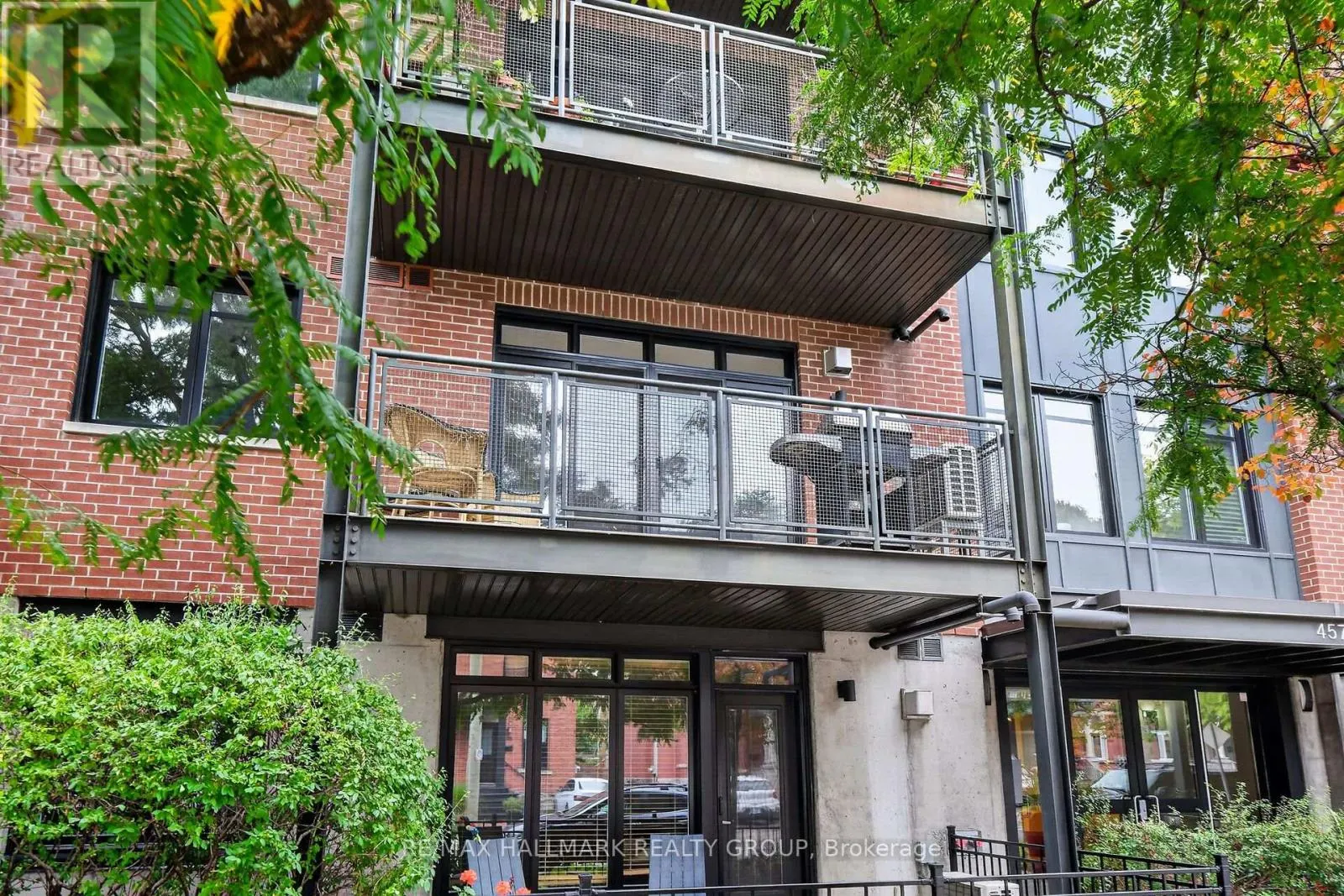210 - 457 MCLEOD STREET
