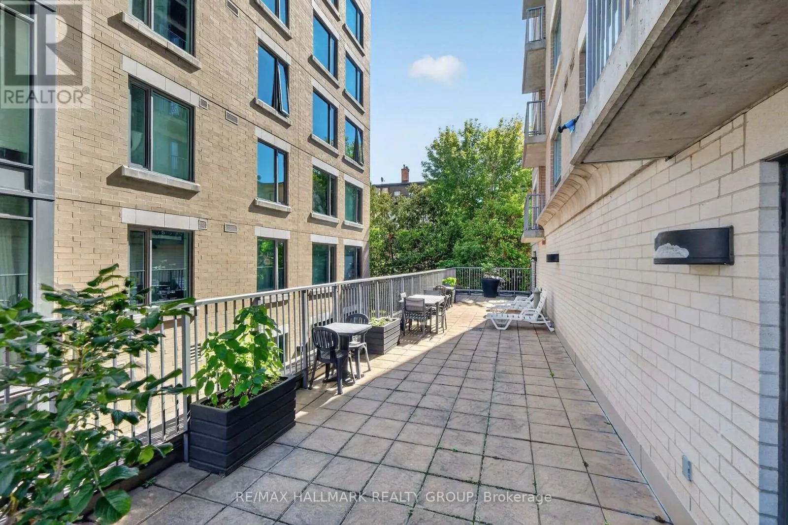 1209 - 200 BESSERER STREET