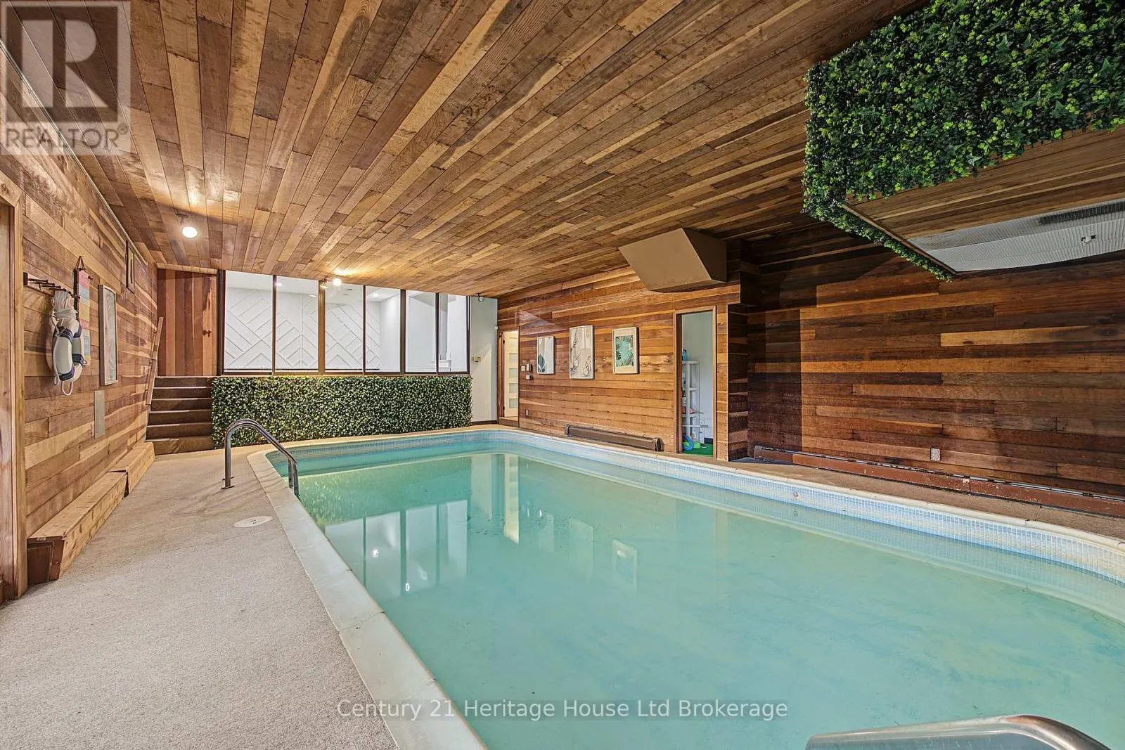 7 THISTLE COURT