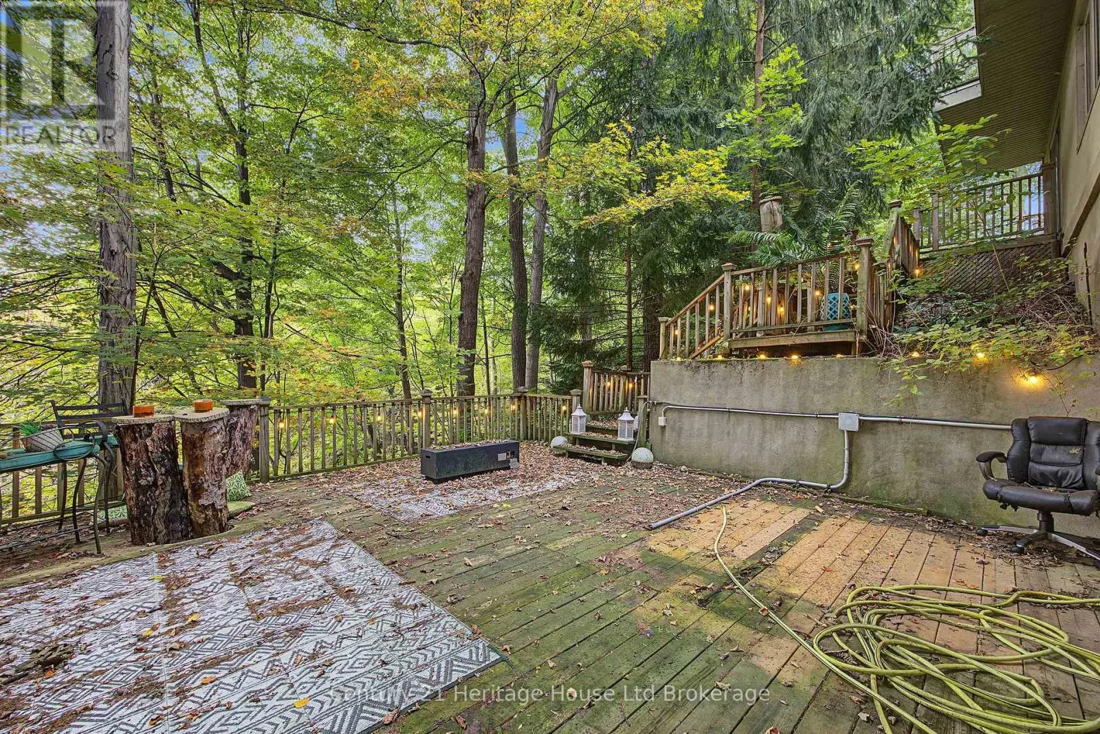 7 THISTLE COURT