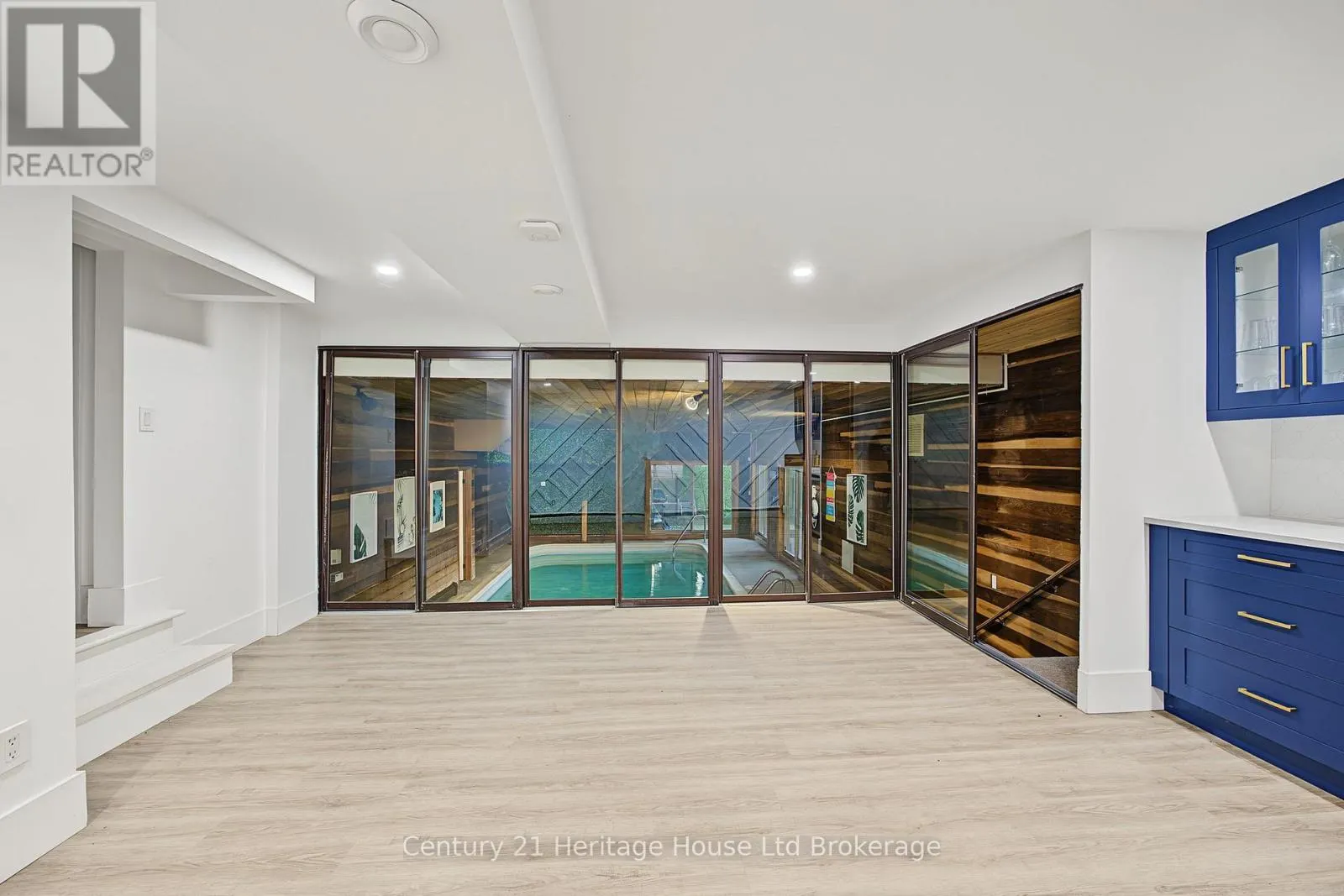 7 THISTLE COURT