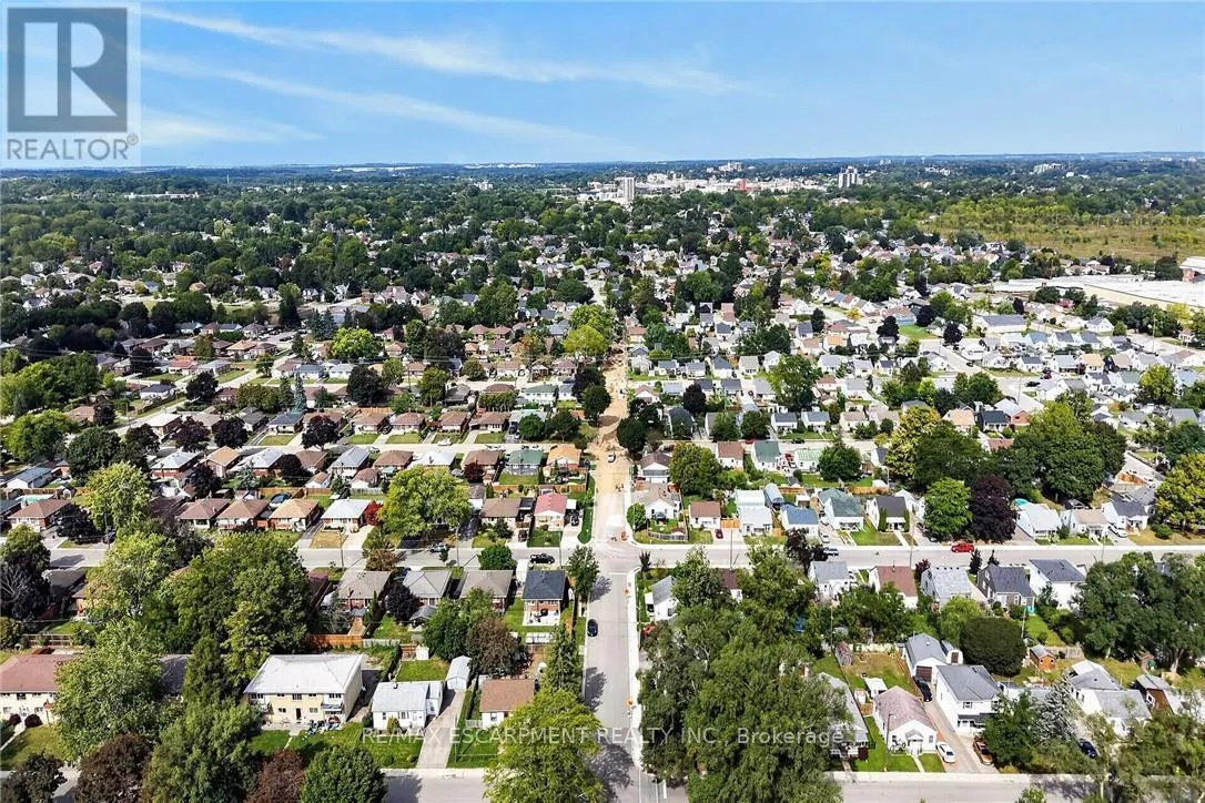 82 DIVISION STREET