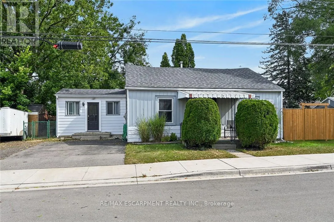 82 DIVISION STREET
