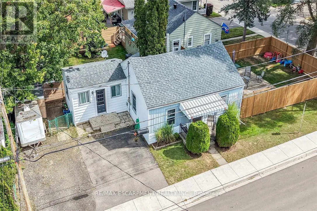 82 DIVISION STREET