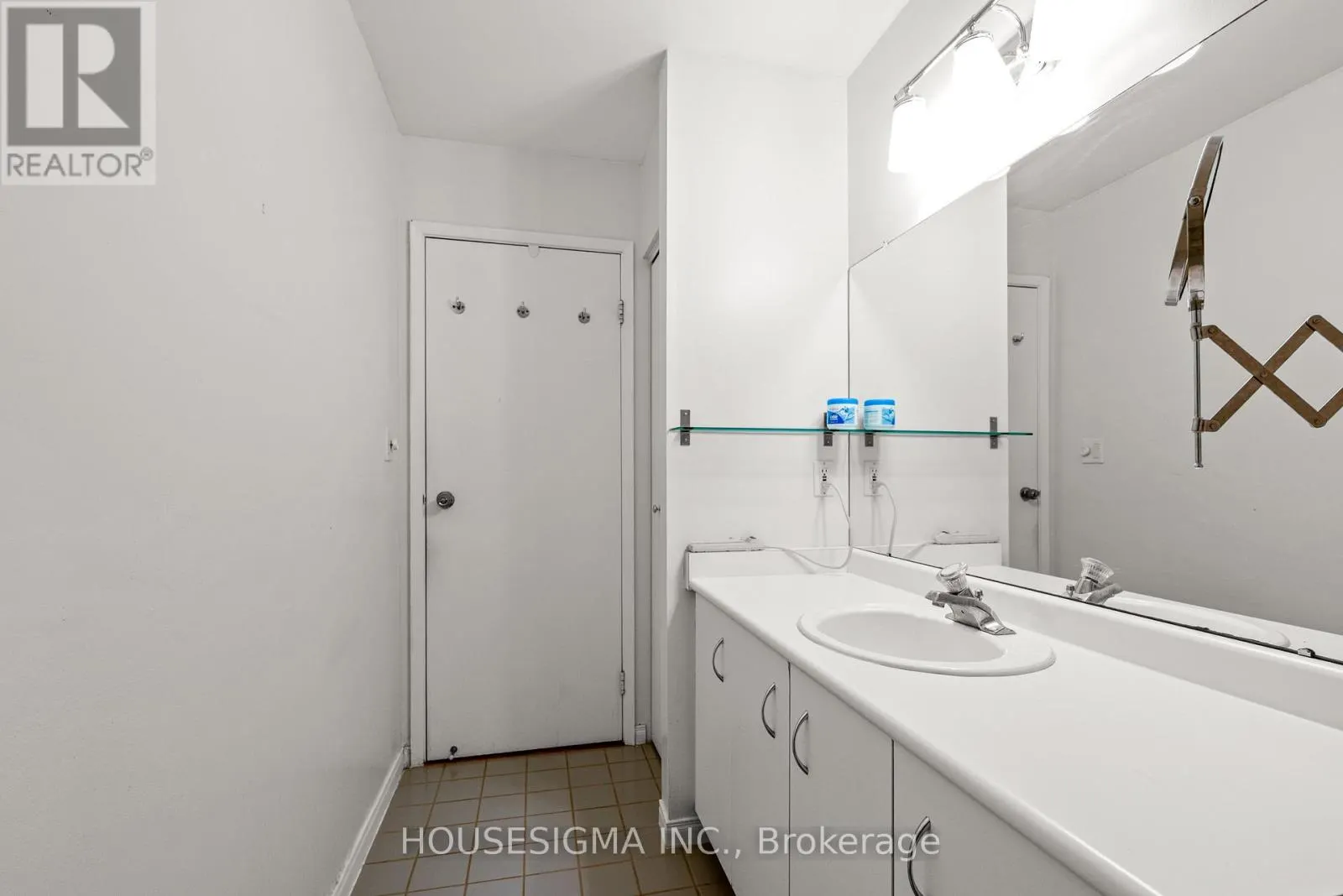 42 - 589 BEECHWOOD DRIVE