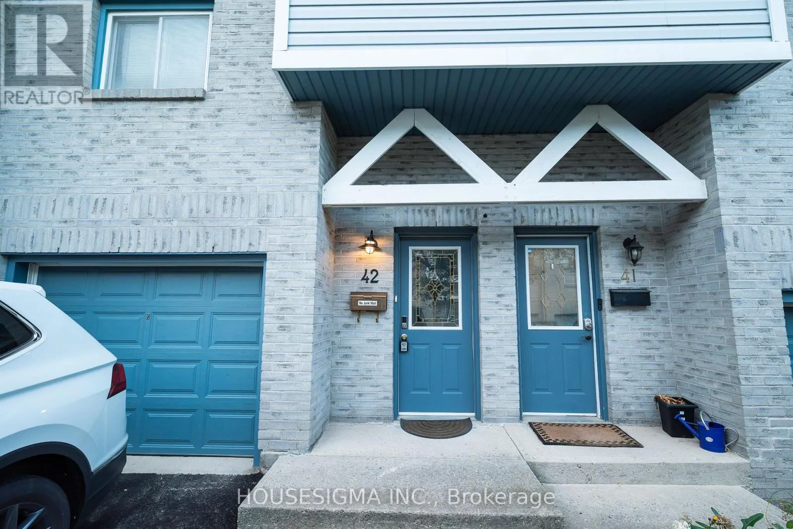 42 - 589 BEECHWOOD DRIVE