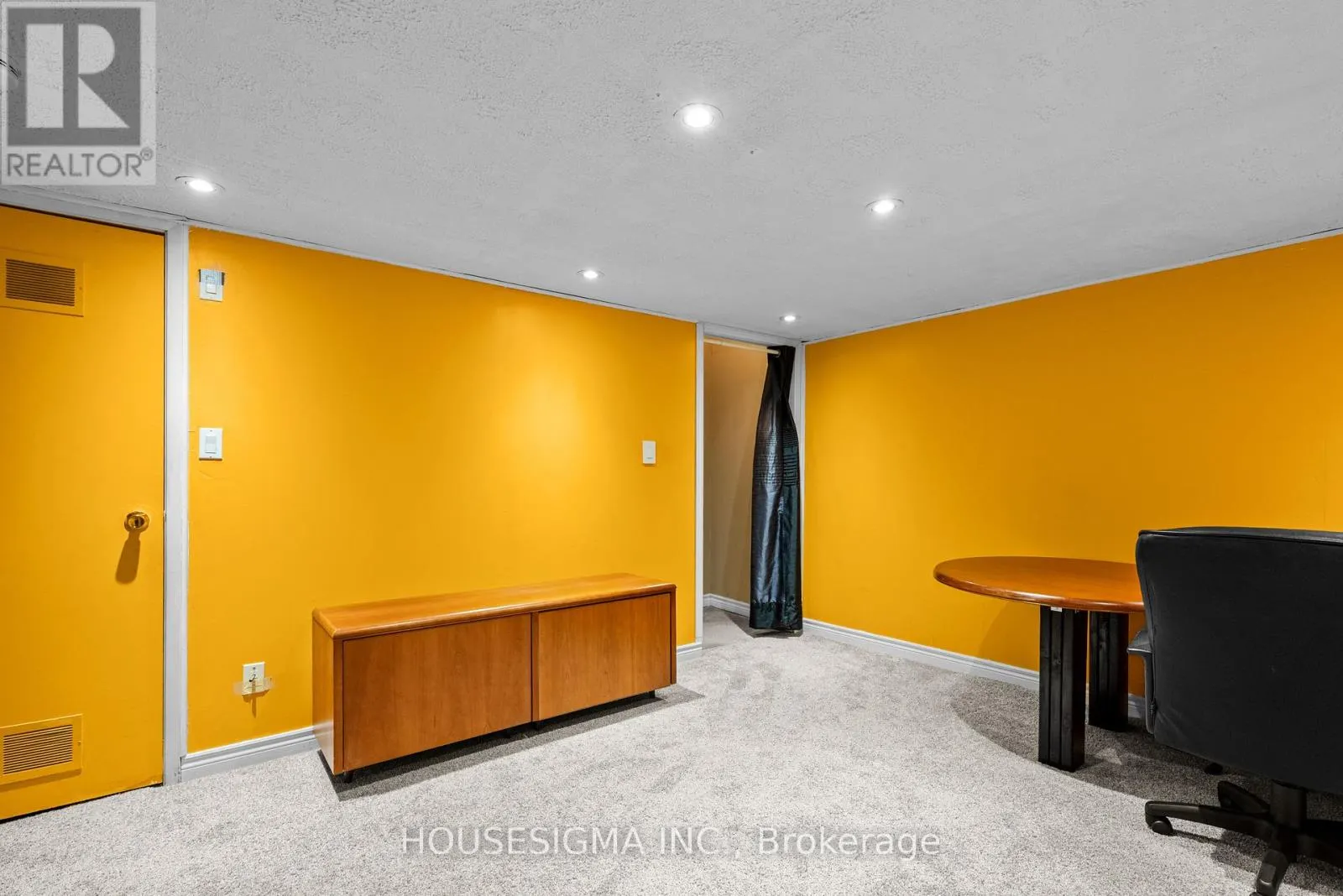 42 - 589 BEECHWOOD DRIVE