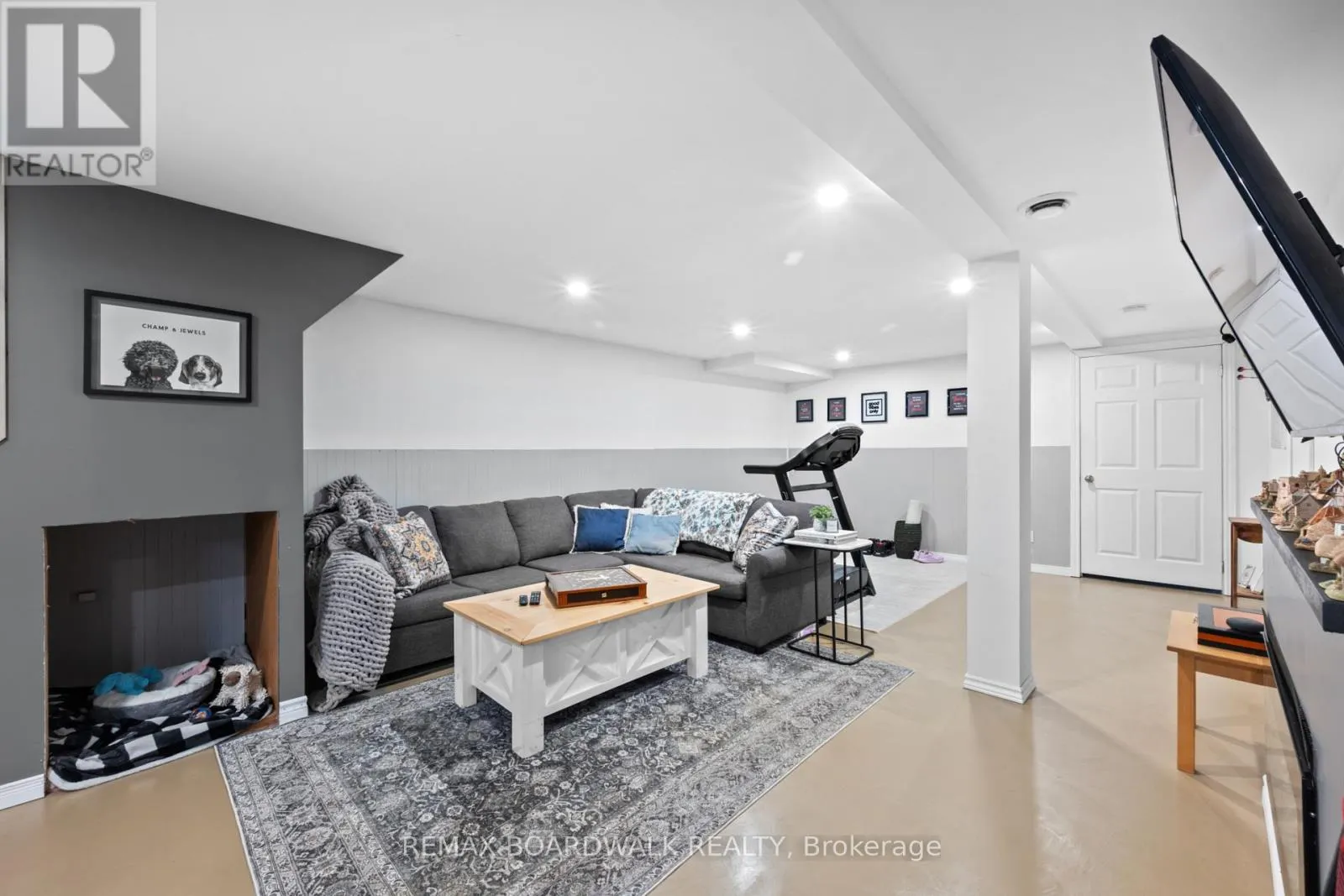 353 CHURCHILL ROAD E