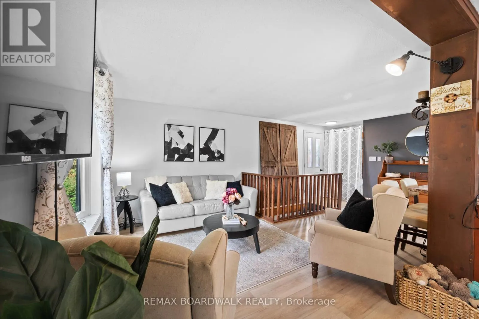 353 CHURCHILL ROAD E