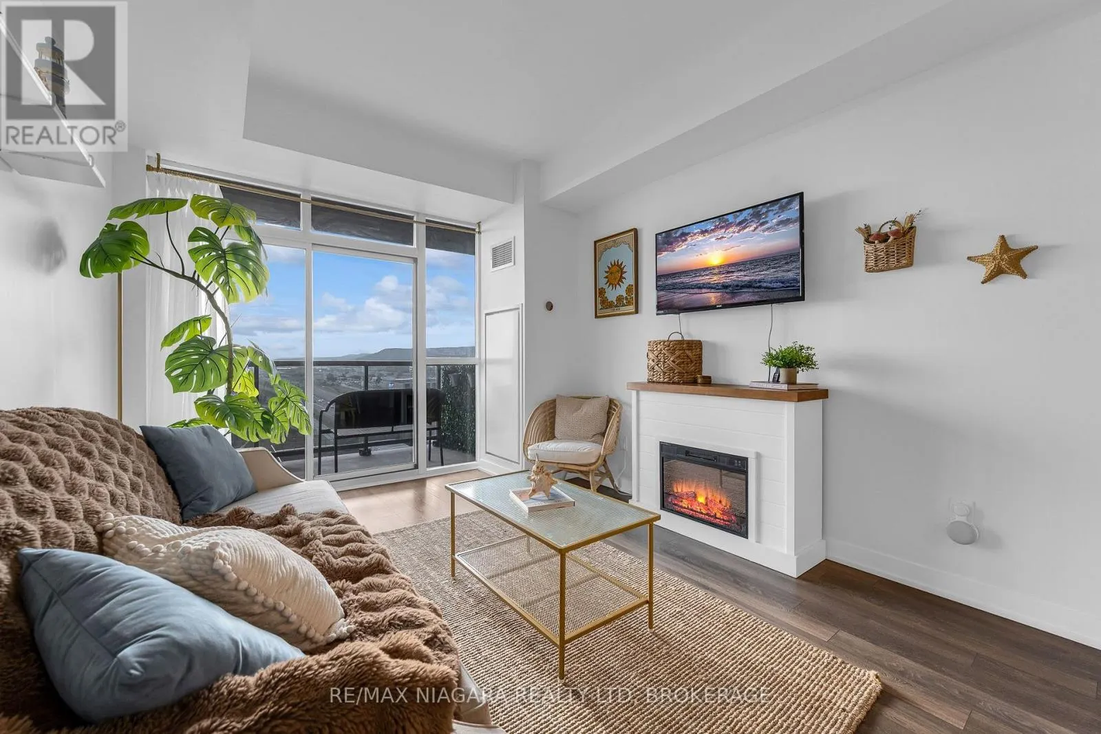 1307 - 550 NORTH SERVICE ROAD #1307