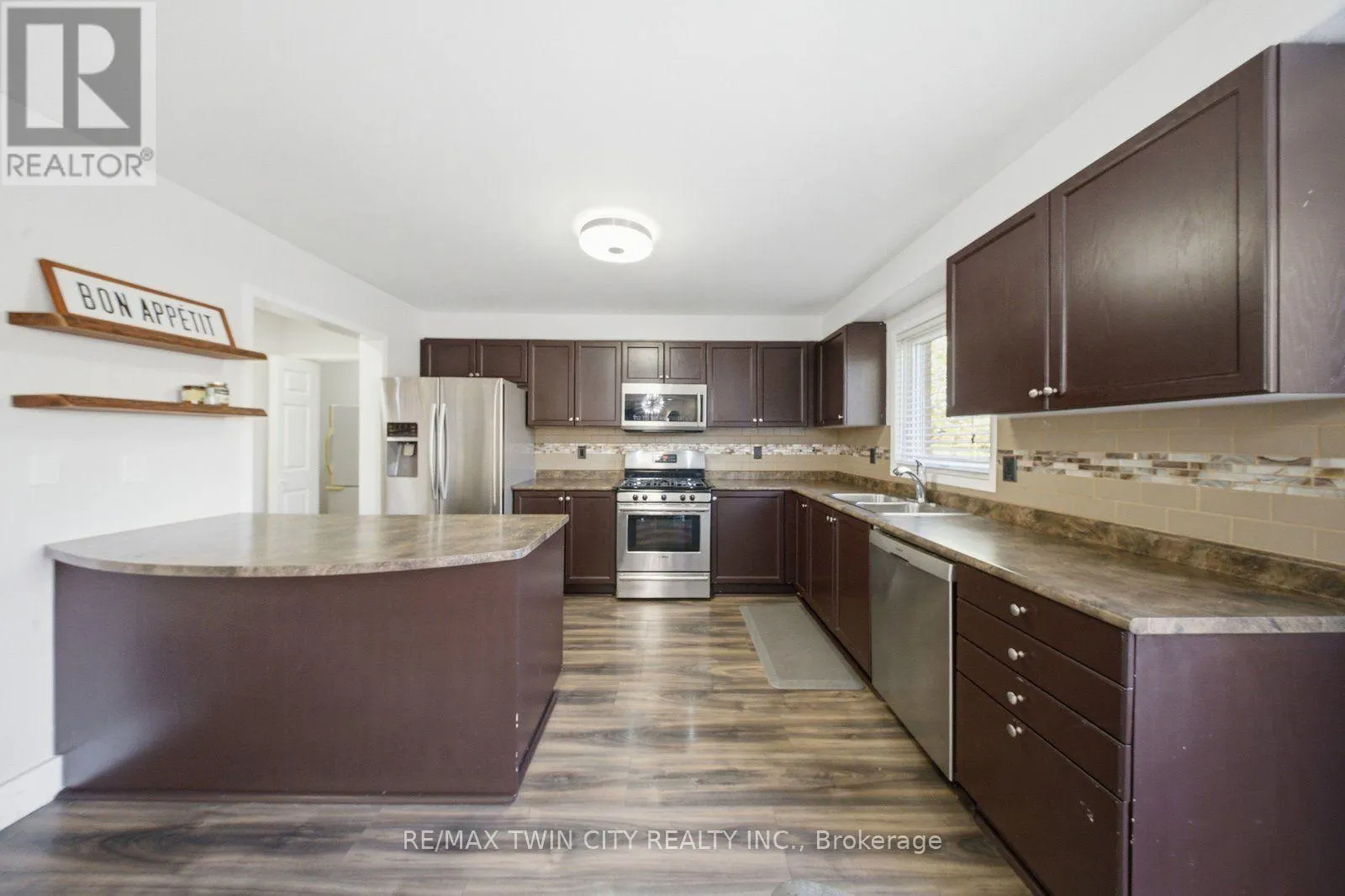 #UPPER - 20 WEBB AVENUE