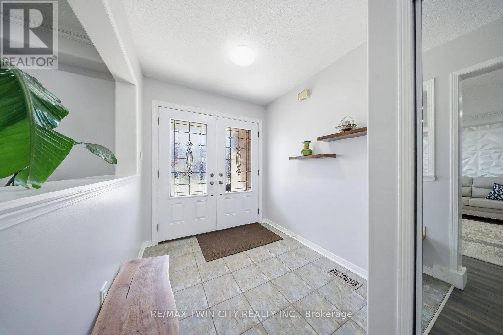 #UPPER - 20 WEBB AVENUE