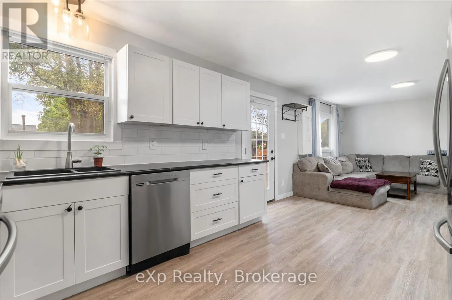 UNIT A - 89 COLLEGE STREET E #Unit A
