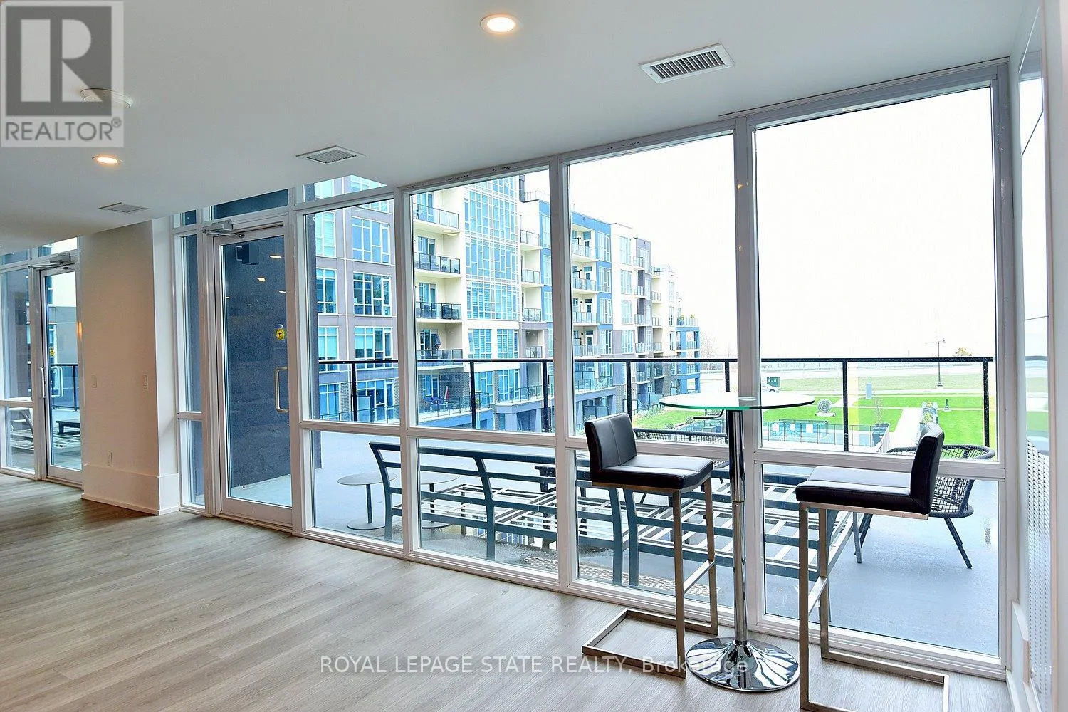 145 - 16 CONCORD PLACE