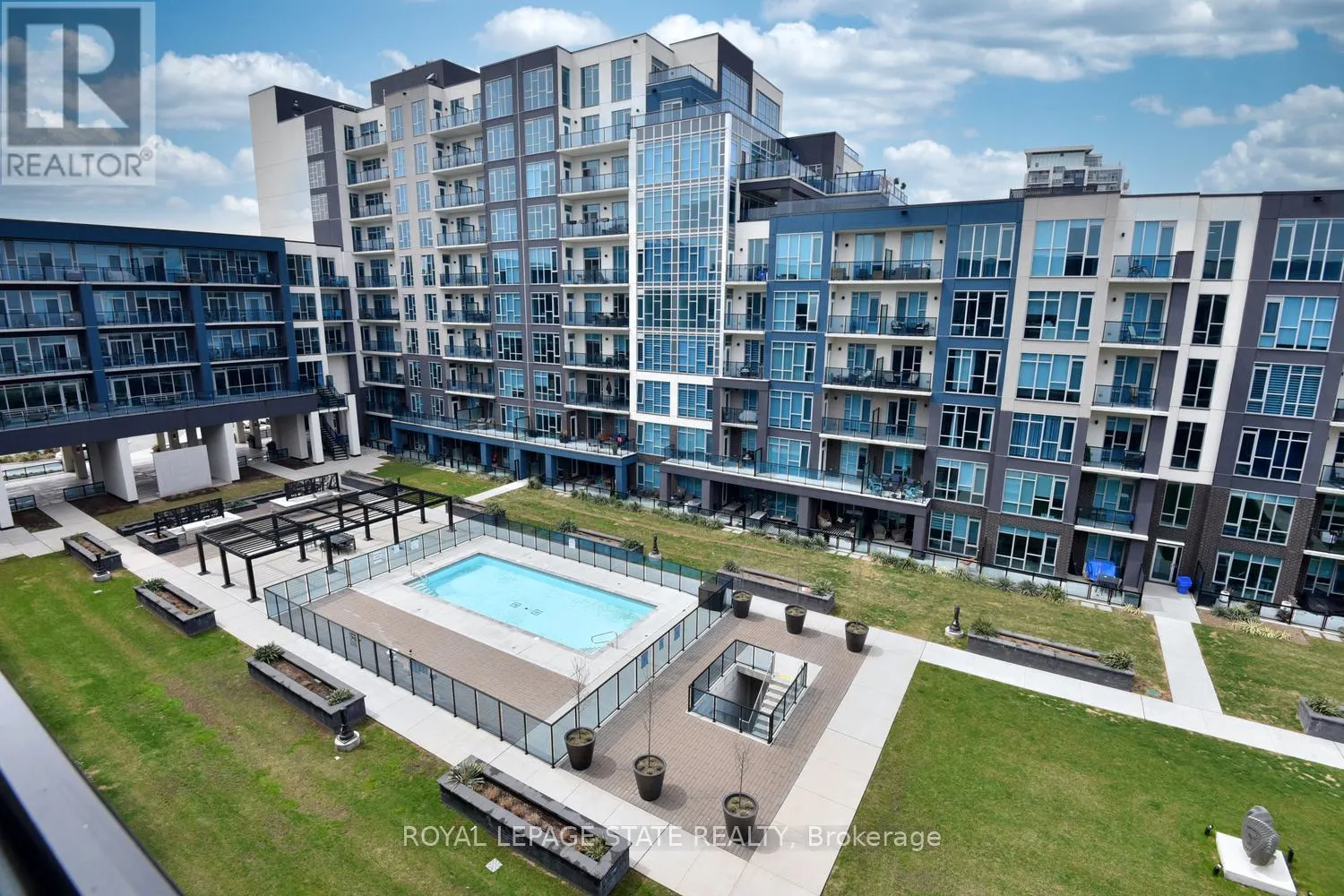 145 - 16 CONCORD PLACE