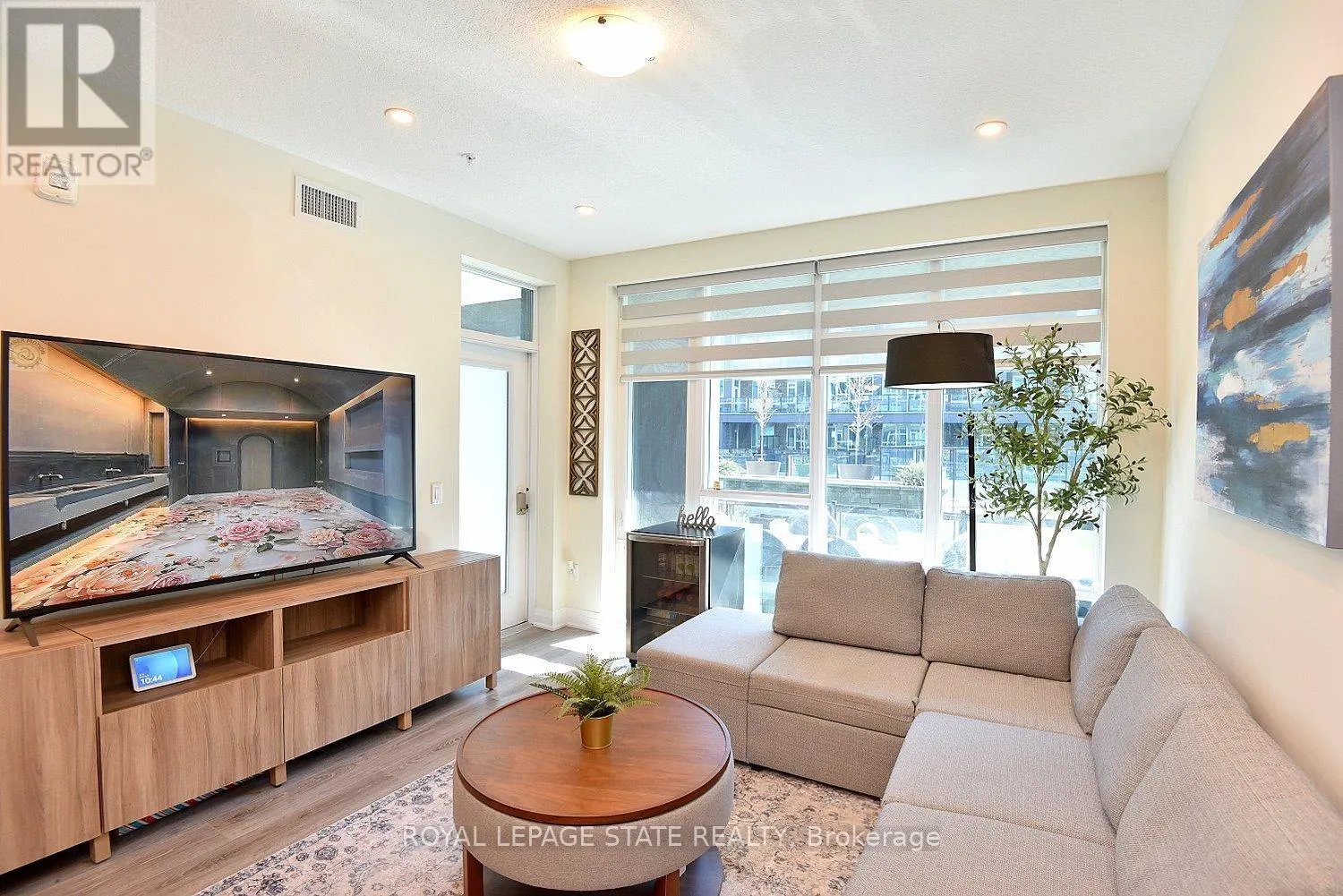 145 - 16 CONCORD PLACE