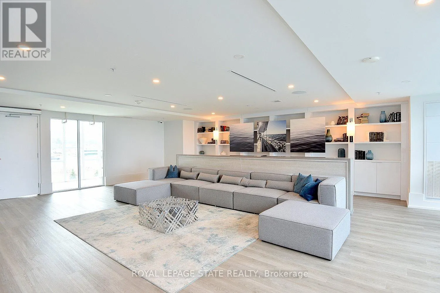 145 - 16 CONCORD PLACE