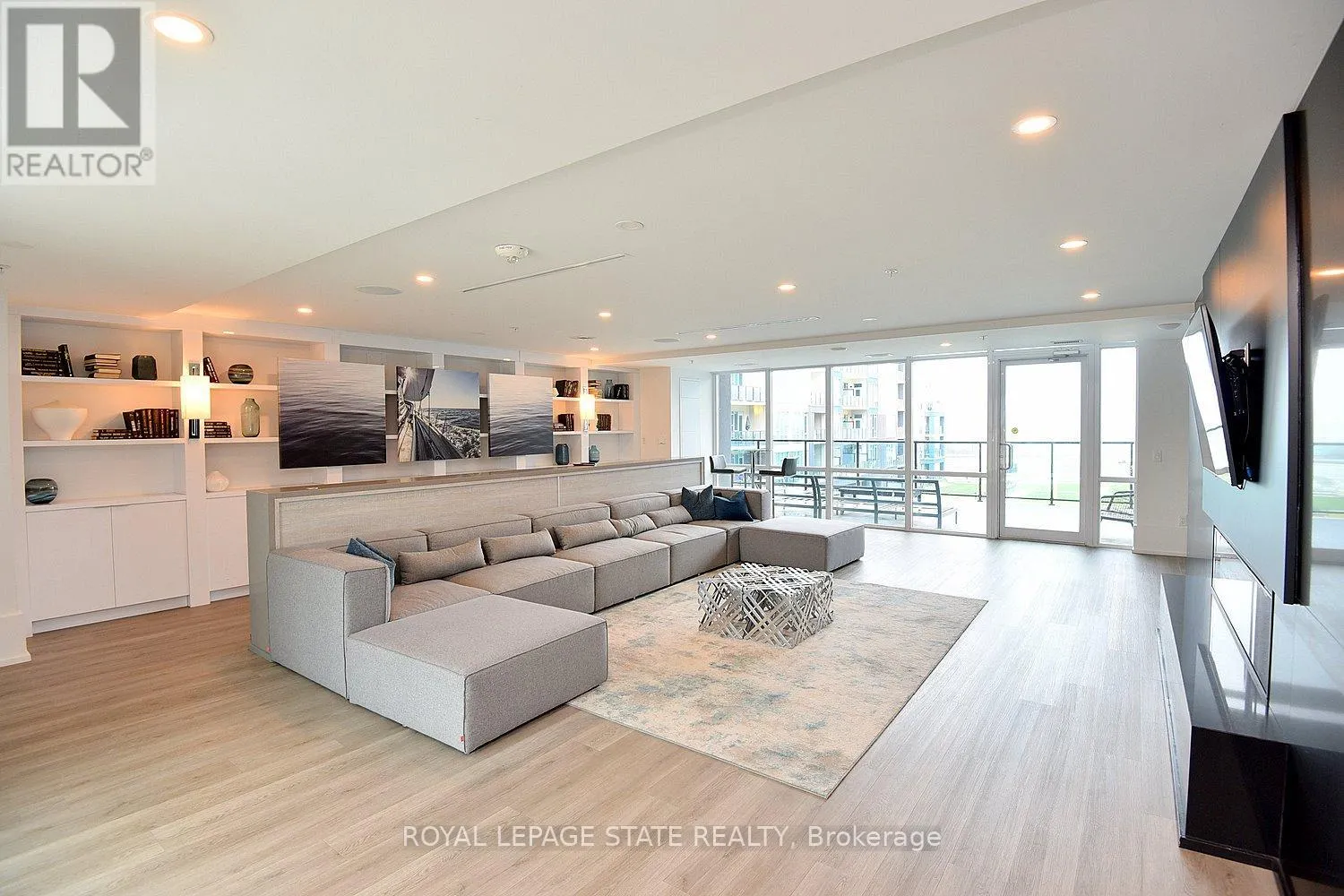 145 - 16 CONCORD PLACE