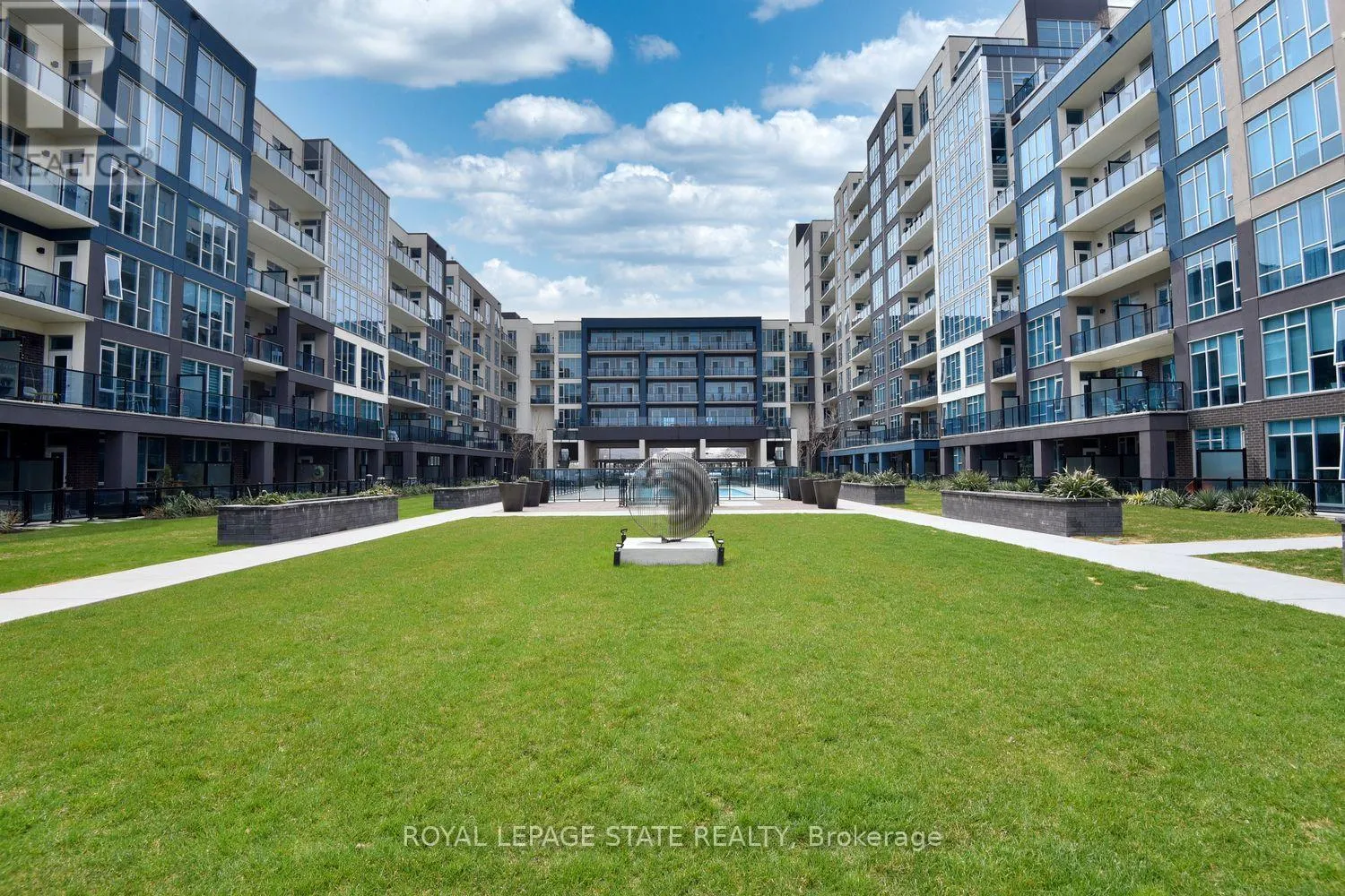 145 - 16 CONCORD PLACE