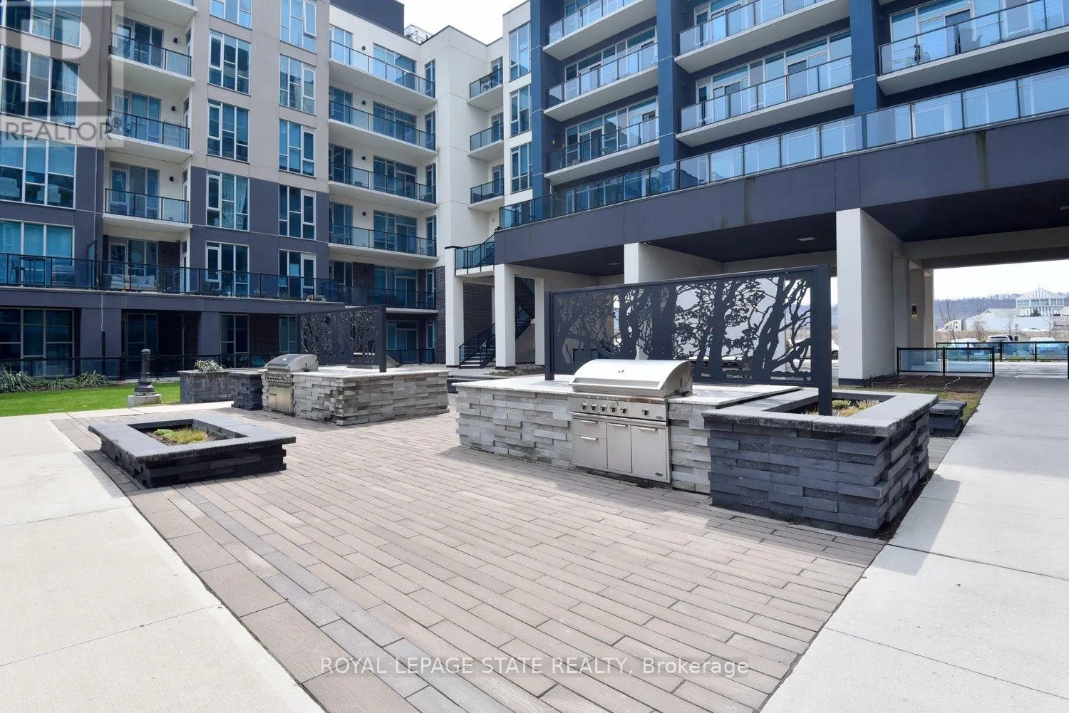 145 - 16 CONCORD PLACE