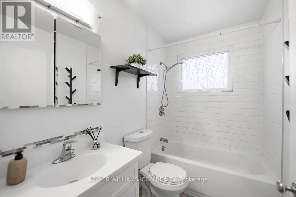 UNIT A - 313 SAVARD AVENUE