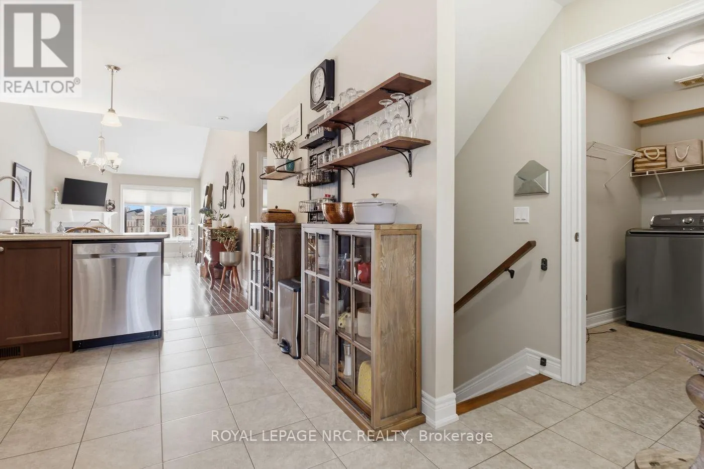 3945 VILLAGE CREEK DRIVE