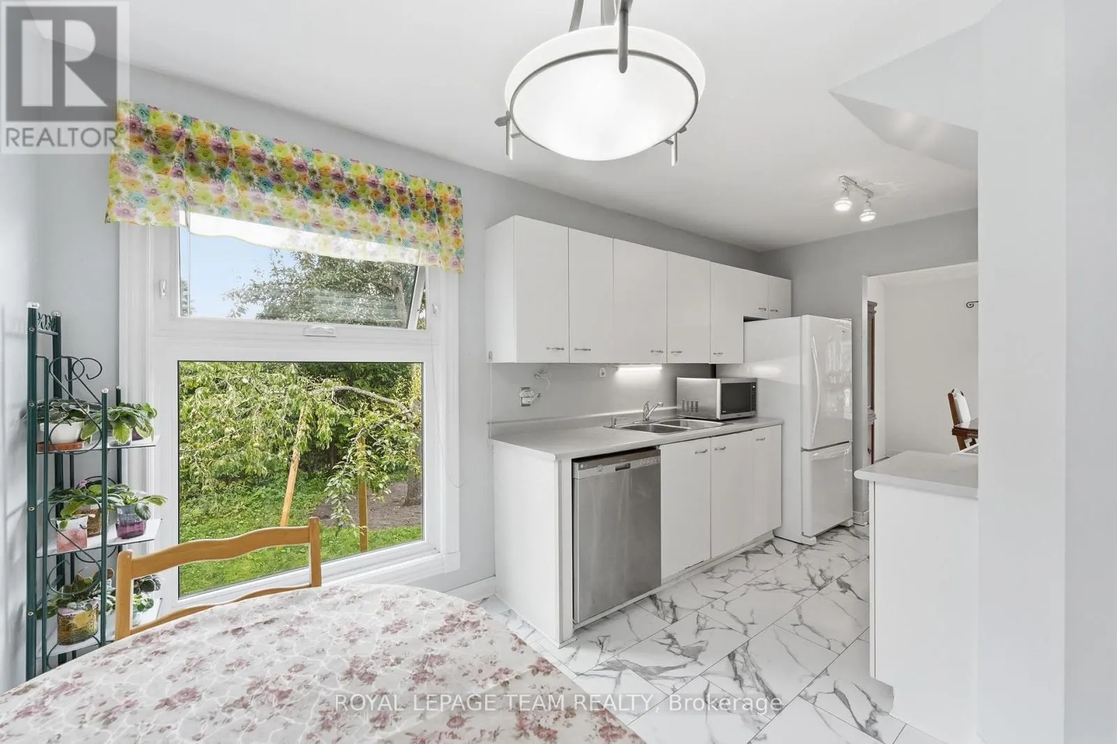 66 ARMADALE CRESCENT