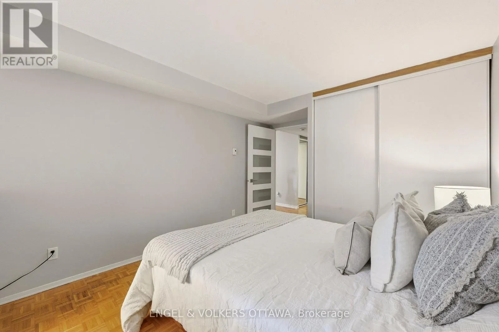 606 - 475 LAURIER AVENUE W