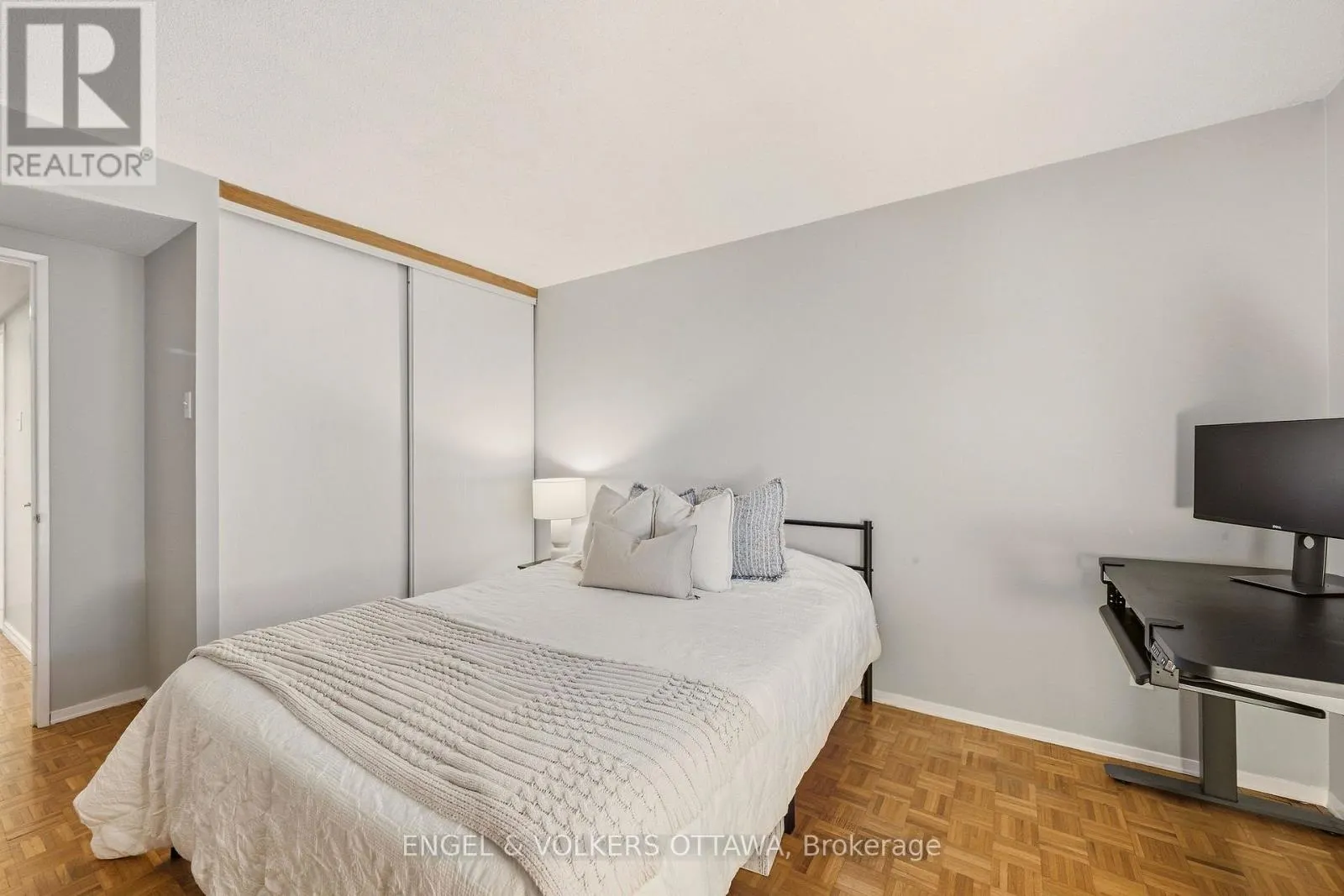 606 - 475 LAURIER AVENUE W