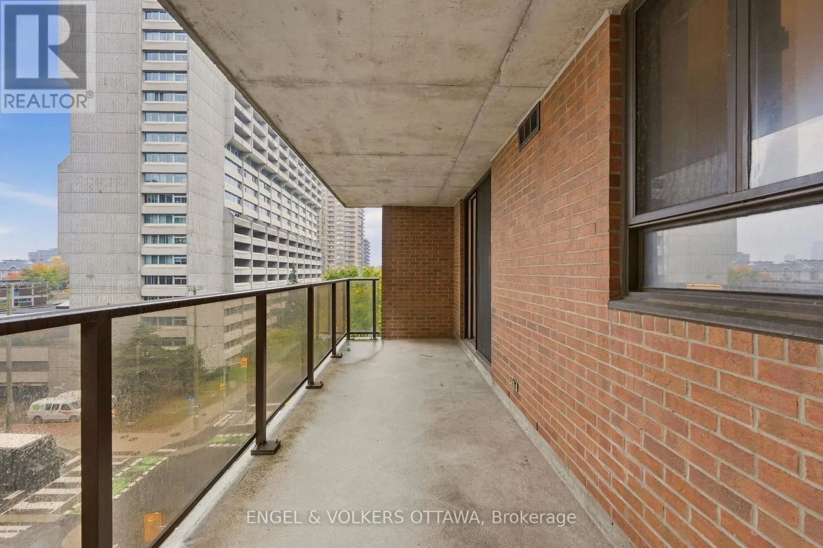 606 - 475 LAURIER AVENUE W