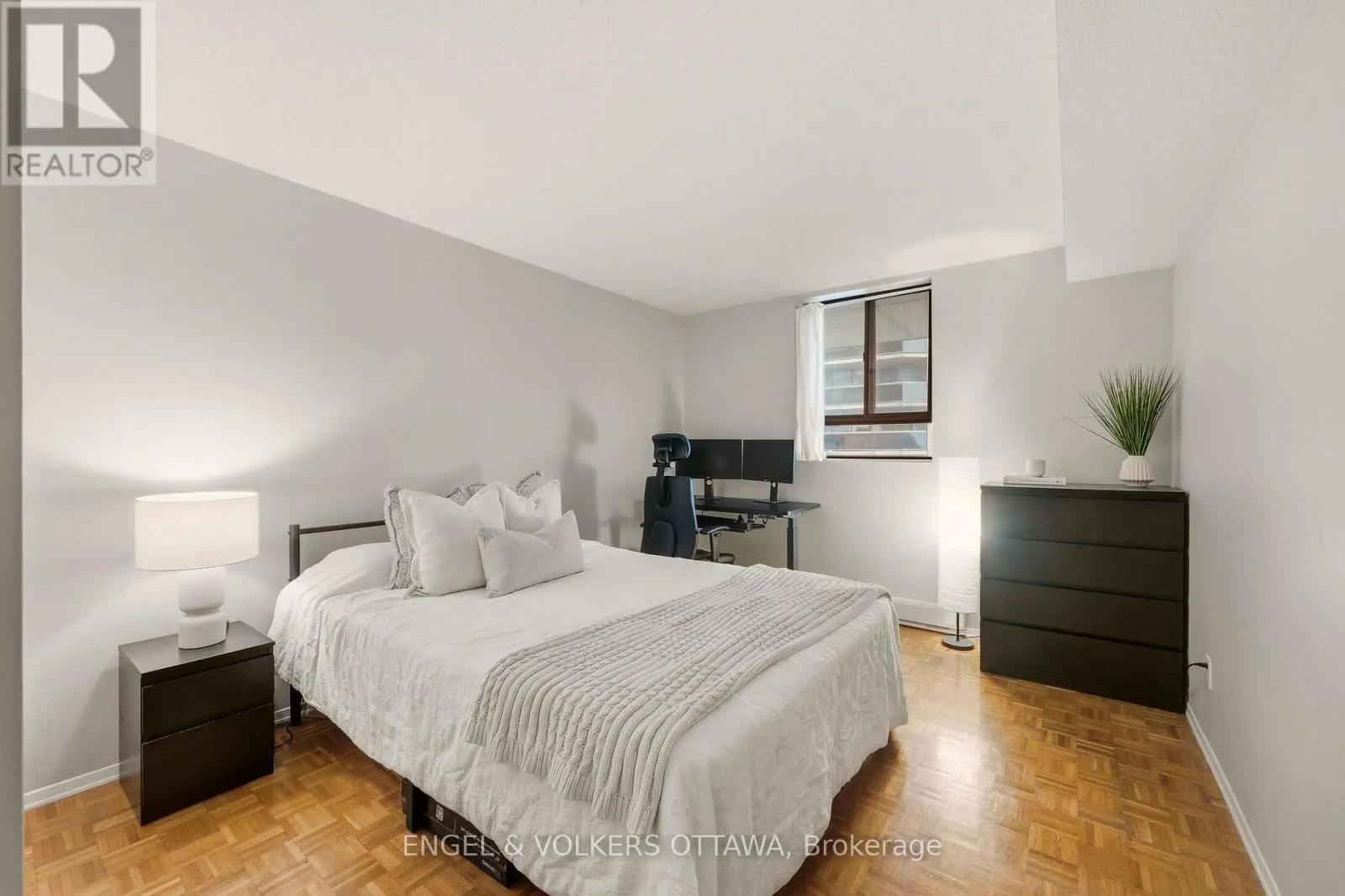 606 - 475 LAURIER AVENUE W