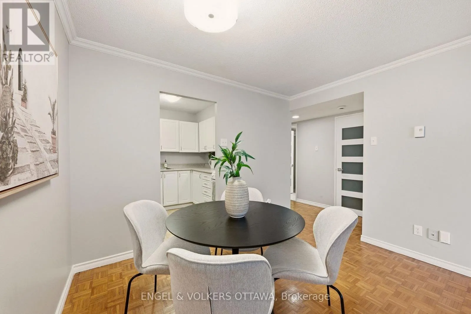 606 - 475 LAURIER AVENUE W