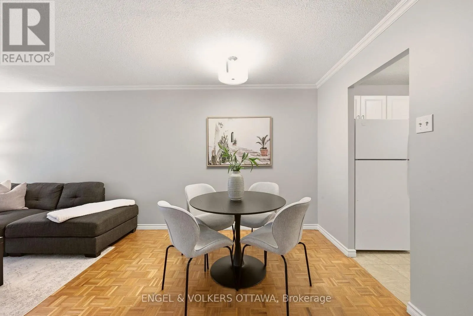 606 - 475 LAURIER AVENUE W