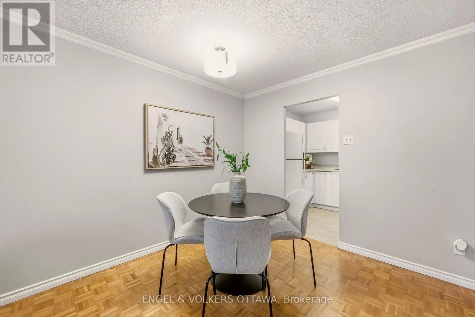 606 - 475 LAURIER AVENUE W